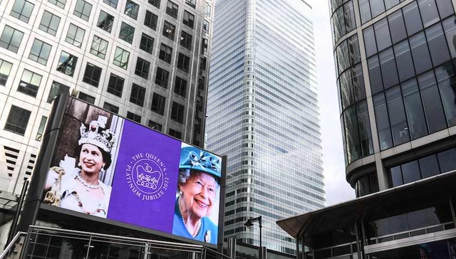 英女王登基70周年之际力撑儿媳当王后，查尔斯快“熬”出头了？