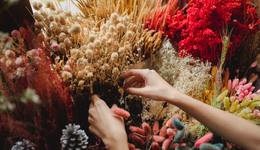 90后小伙上淘寶“走花路”，裝點(diǎn)10萬(wàn)人的新年