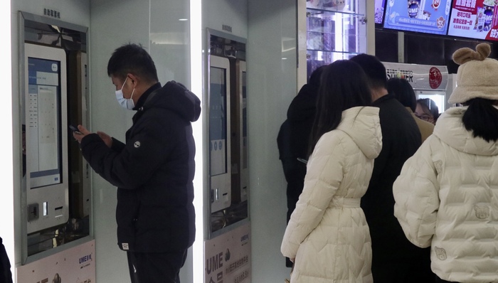 影院的春节：为了KPI“冲鸭”，但“弹窗的坚决不能进” ｜春节，我们值守