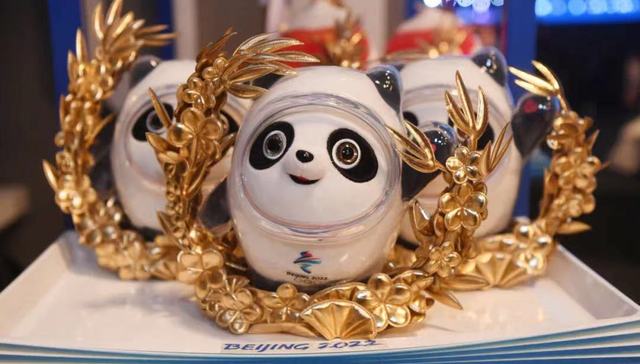 冰墩墩生产商回应“一墩难求”：全力开工要初八以后