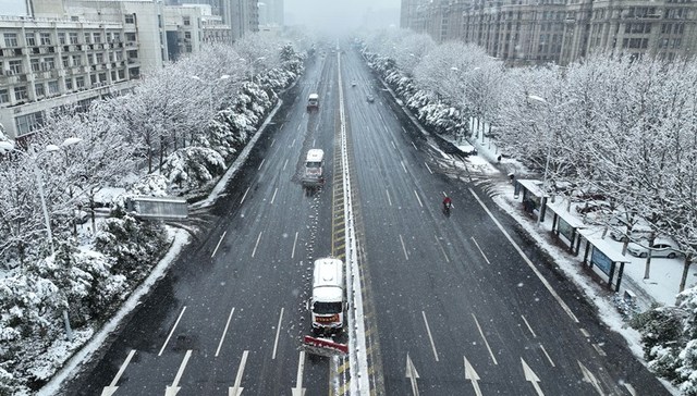 地方新闻精选｜安徽多地发布暴雪红色预警 四川警方春节假期处理警情25万起