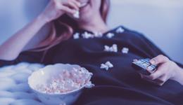 2022年春節(jié)檔復(fù)盤：內(nèi)容、口碑與情緒三位一體，電影市場探尋增長動(dòng)力