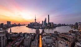 驟降氣溫?fù)醪蛔』馃岣蓜牛虾８鲄^(qū)重大項目集中開工