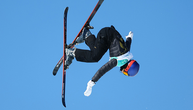 创造历史！谷爱凌斩获冬奥史上首枚自由式滑雪大跳台金牌