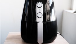 你用的空氣炸鍋，正捧起一家上市公司