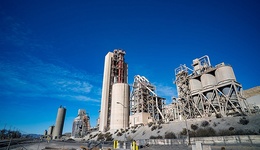 海螺水泥再出手，成为A股同行一哥第三大股东