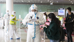 香港新冠确诊病例创新高，深圳防疫压力剧增