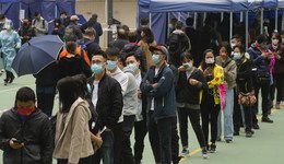 廣東醫(yī)療團(tuán)隊(duì)赴香港支援抗疫，蘇州對確診病例時空伴隨人員賦黃碼