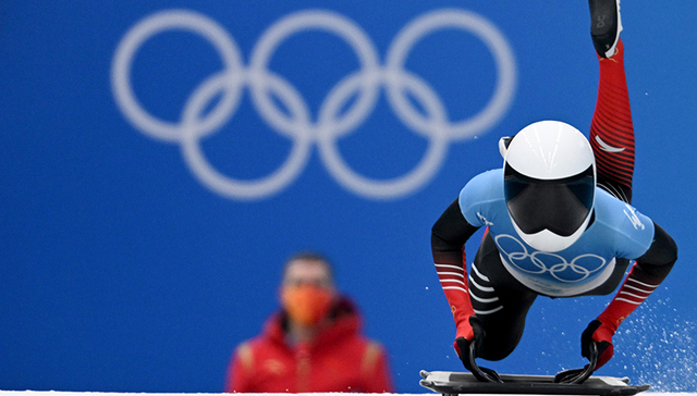 中国女子钢架雪车首次冬奥之旅收官，“00后”旗手赵丹目标未来