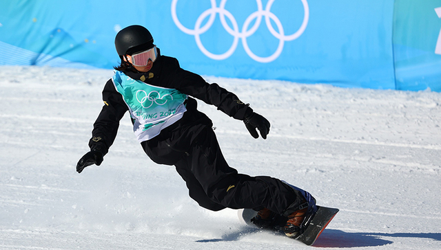 苏翊鸣晋级单板滑雪男子大跳台决赛，荣格晋级女子大跳台决赛成中国第一人