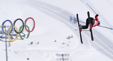 看冬奥 | 2月15日：谷爱凌、苏翊鸣同日冲金，老将贾宗洋、齐广璞个人赛继续追梦