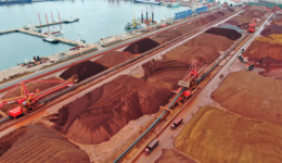 发改委一个月内出手五次，铁矿石期货跌停