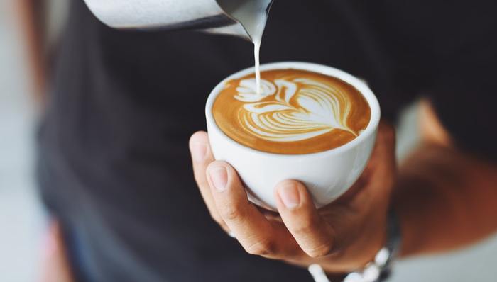 奈雪的茶,喜茶,亏损,裁员