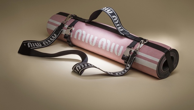 Miu Miu健身系列探索内在平衡与外在力量，MAC x Lisa限定打造可咸可甜派对妆效｜是日美好事物