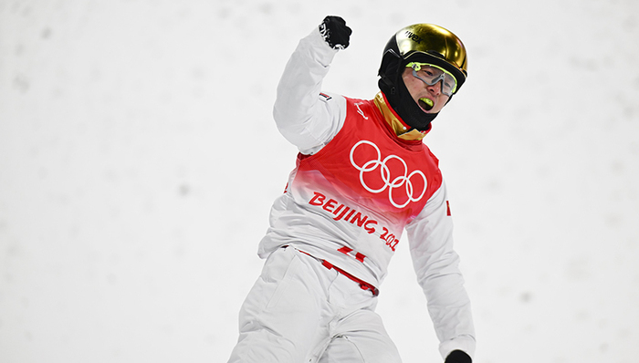 中国代表团第七金！齐广璞自由式滑雪男子空中技巧夺金