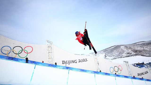 中国队第八金！谷爱凌夺得自由式滑雪女子U型场地技巧金牌