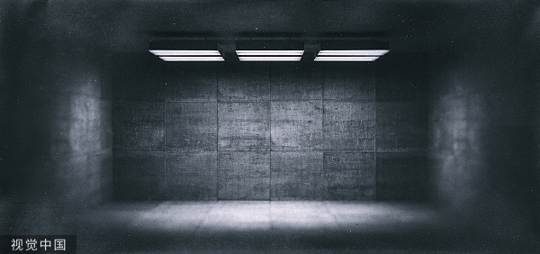 一柜子爱马仕丝巾、名牌包单价40多万元！青海银行原董事长王丽一审获刑18年丨局外人