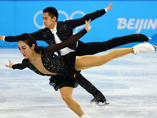 “葱桶”组合再破世界纪录，中国队全员晋级花滑双人自由滑