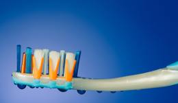 暗箱操作的薇美姿，拿什么上市？