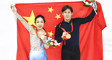 冬奥战报｜2月19日：隋文静、韩聪赢得双人滑金牌，瑞典男队首夺冰壶金牌