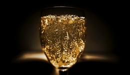 保健酒发展中的“正反面”