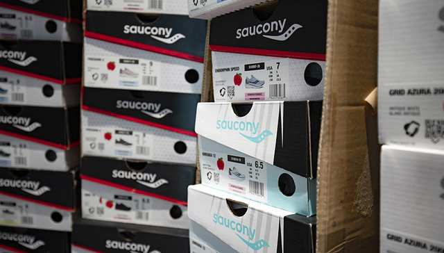 索康尼、迈乐2021财年创销售纪录，与特步携手的鞋业巨头Wolverine受益