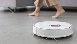 千亿市值蒸发过半，“扫地茅”石头科技再遭雷军等股东减持套现