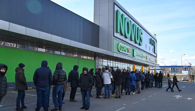 【特写】动荡中的乌克兰，左右为难的华人