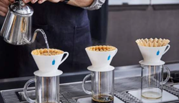 藍(lán)瓶咖啡：單簧管、烘豆師和CEO