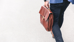 最冷春招：大厂缩编，岗位内卷，百万求职人emo