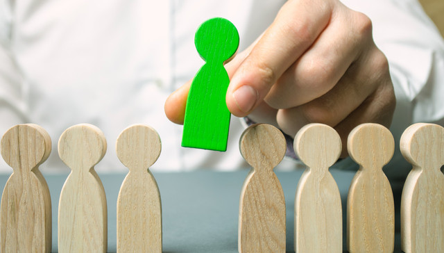 252万保险代理人“溃逃”之后：人力收缩趋势延续，推动模式全流程转型