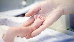 2021年我國(guó)出生人口1062萬(wàn)人，人戶分離人口達(dá)5.04億