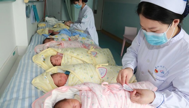 我国出生人口连续5年下降，期待三孩政策扭转颓势