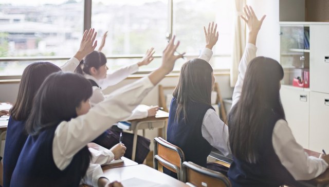 直通部委 | 教育部：线下学科类校外培训机构压减超九成  统计局：去年GDP破110万亿