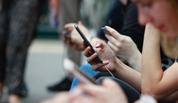 頭部廠商角逐高端機(jī)，中國(guó)智能手機(jī)市場(chǎng)進(jìn)入零和游戲