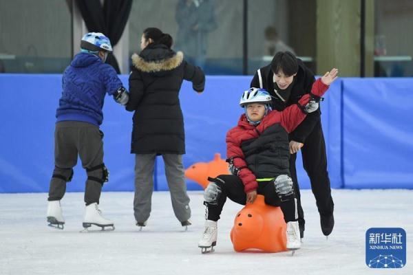 冰雪运动,冬奥会,冰雪活动,奥之城,花样滑冰,中国队,世界冠军,冠军教练,中国代表团,踏冰逐梦