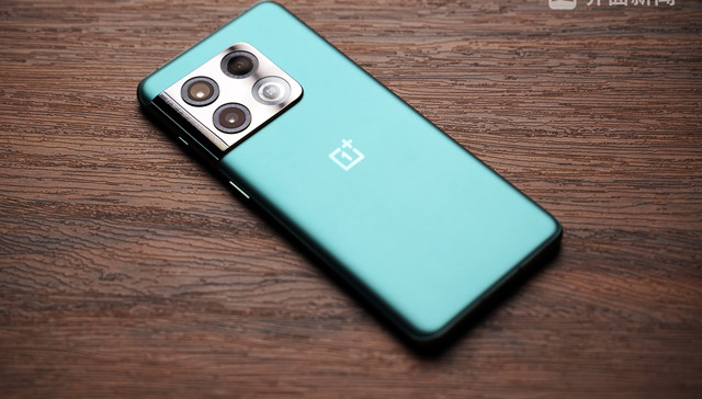 一加10 Pro上手体验：打游戏最好的性能旗舰？