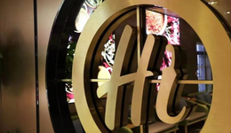 張勇卸任海底撈CEO，“最牛服務(wù)員”楊利娟接棒