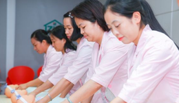 坐月子“一嫂難求”，月嫂為何這么有“錢(qián)景”？