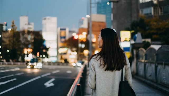 委员建议反家暴纳入公益诉讼，妇联或可承担诉讼主体