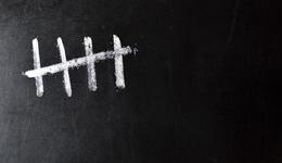 粉筆科技燒錢奪市場