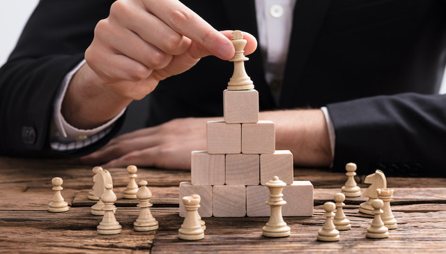 光大集团董事长李晓鹏即将到龄退休，建行副董事长、行长王江接棒