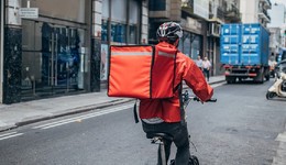 新就業(yè)形態(tài)職業(yè)傷害如何保障？政府工作報告部署開展試點｜兩會聚焦·勞動者權(quán)益