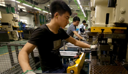 為了00后，珠三角工廠拼了！