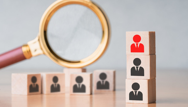 蓝鲸315|诱导消费、夸大收益、炒停售，揭秘保险“套路”营销