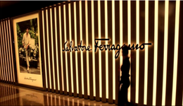 奢侈品比惨大赛，菲拉格慕勇夺冠军