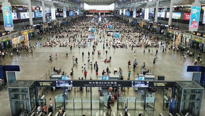 铁路，核酸，火车站，防疫，火车,题录上海站,疫情,报告