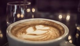 跨界賣咖啡，意欲何為