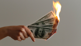 估值百億的財(cái)商課巨頭，如何割走你的財(cái)富？