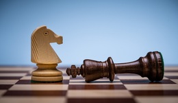 苦等半年、延期两次，上海雅仕仍没迎来国资入主，此前因信披违规等收监管罚单